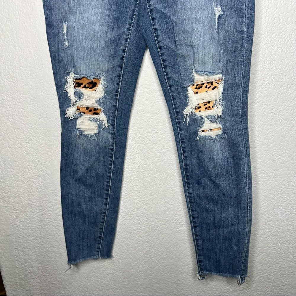 Judy Blue Skinny Fit Distressed Dark Blue Leopard Patch Women’s Jeans Sz 28/7 - Picture 5 of 8